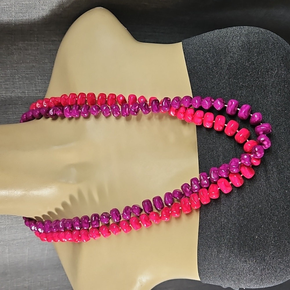 NECKLACE NUGGET BEADS IN PINK / PURPLE
